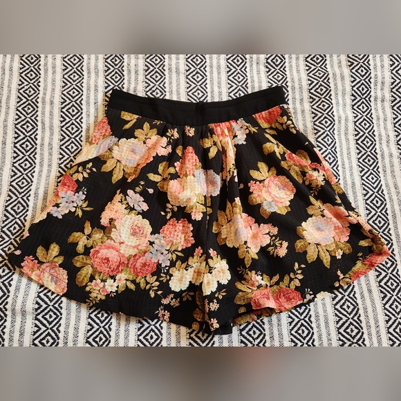 Pretty floral shorts Eve Gravel - Picture 2 of 12